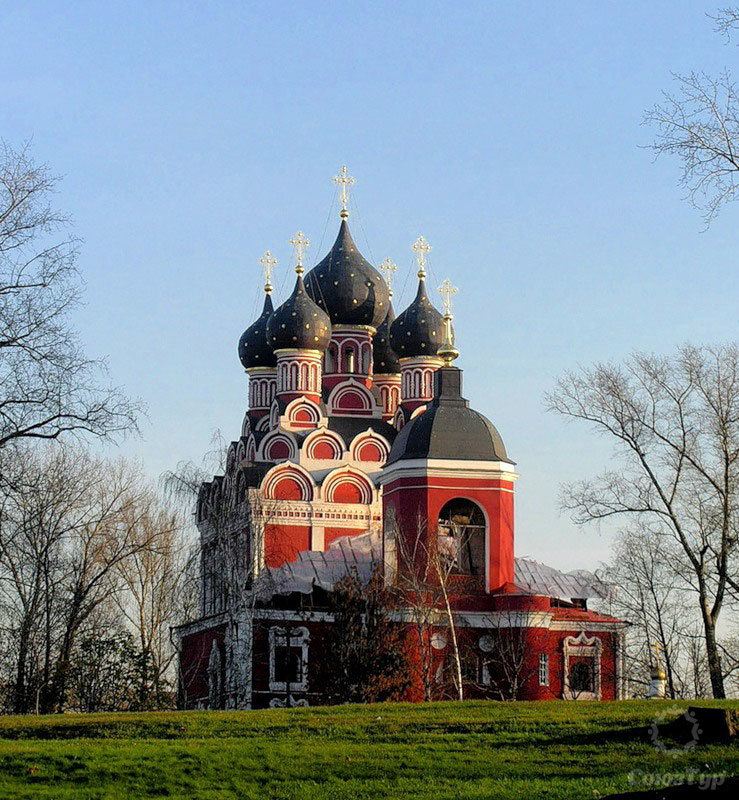 Село алексеевское. Храм Тихвинской Божией матери Москва. Тихвинская Церковь Москва в Алексеевском. Храм Тихвинской иконы Божией матери в Алексеевском Москва. Тихвинский храм ВДНХ.